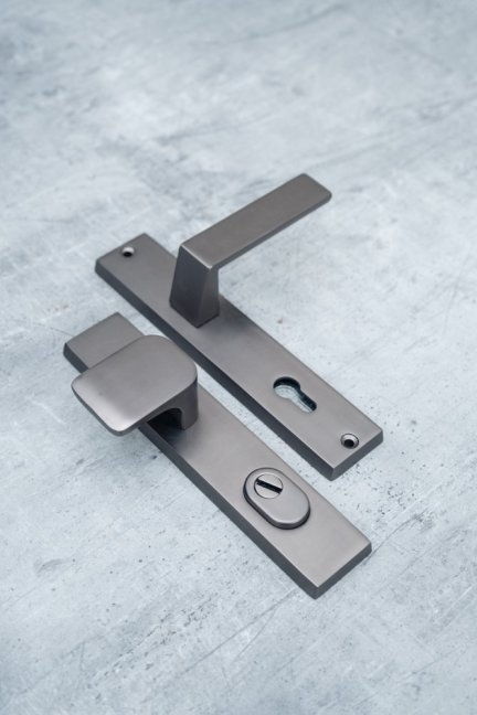 COBRA C 201 - BARVA: ČERNÁ, PROVEDENÍ: MADLO/KLIKA, ROZTEČ: 72 mm